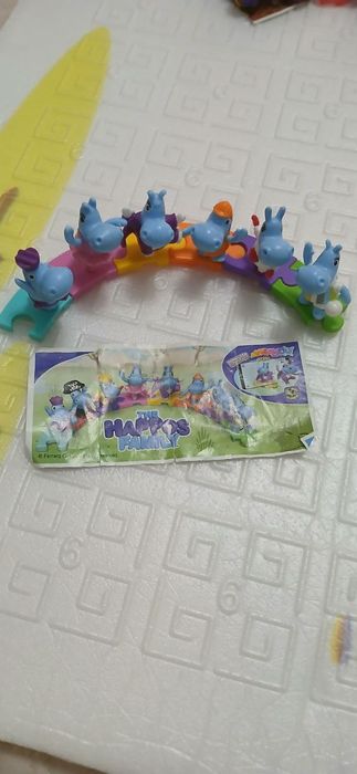 Бегемоты из Киндер