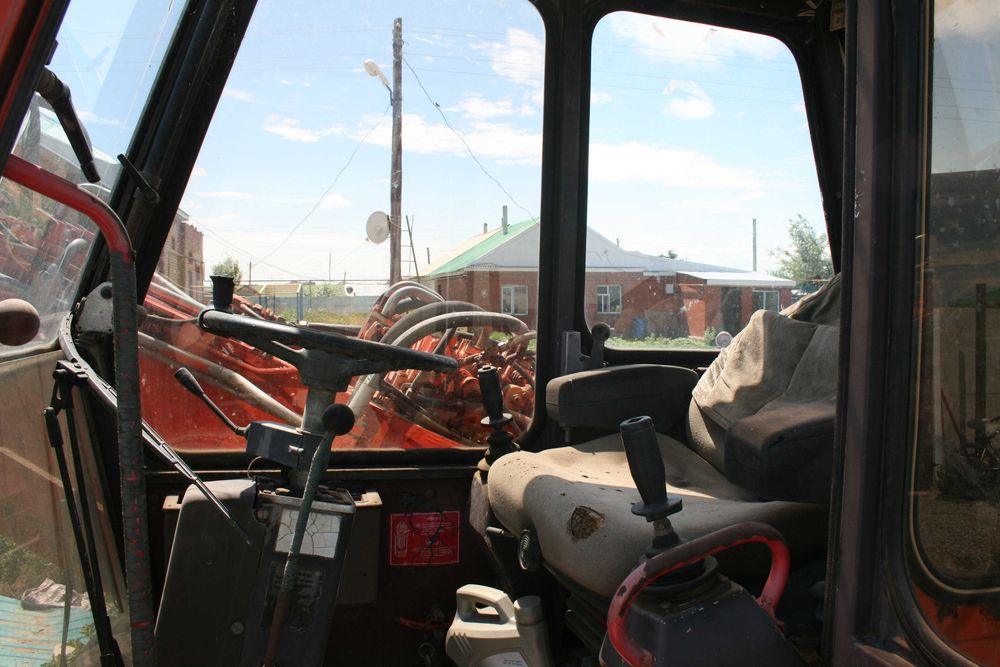 Продам экскаватор требует вложении