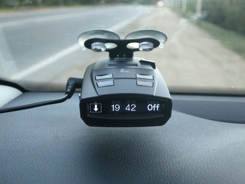 Продам сигнатурный антирадар радар-детектор SilverStone F1 Sochi Z