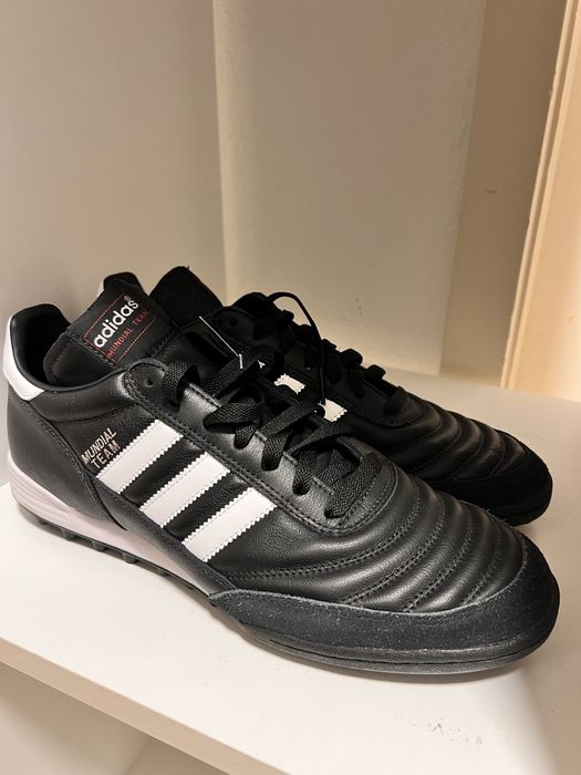 Adidas Mundial Team обувки 45 1/3  Чисто Нови