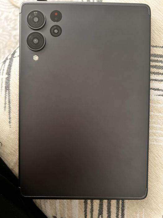 продаю планшет хороший