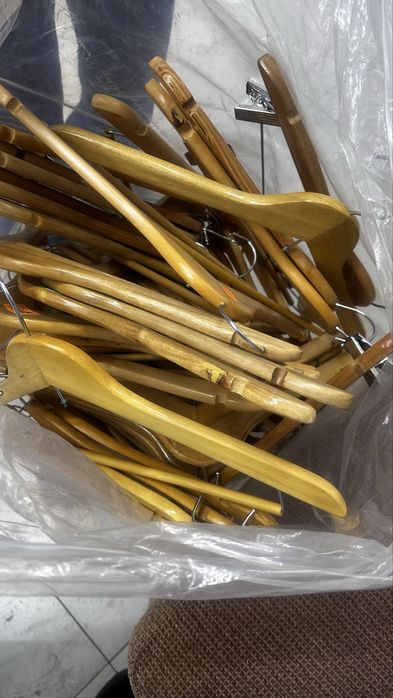 Вешалки деревянные