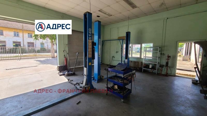 Продава се Гараж / Паркомясто в Гулянци - 610 кв.м за 410 €/кв.м - Снимка #6