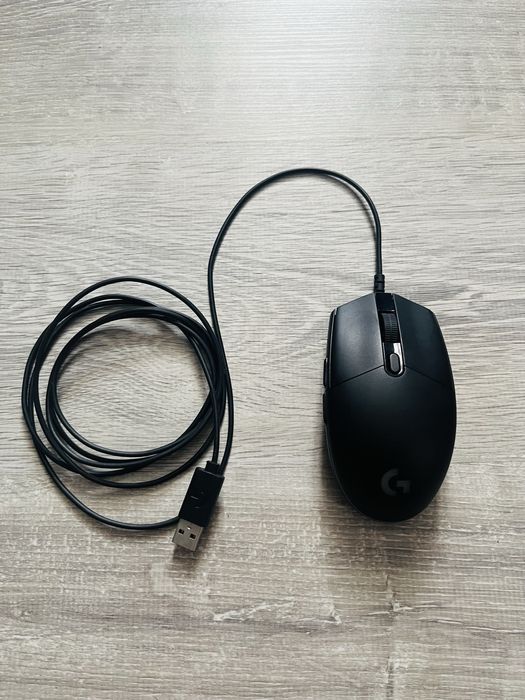 Продам игровой мышь логитех