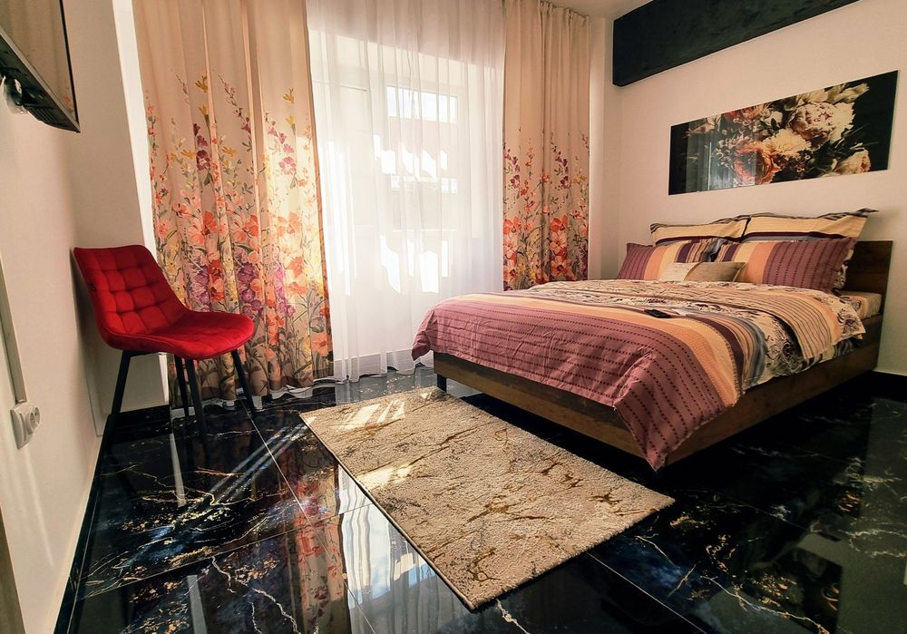 REDUS! Ap 3 cam ultracentral, renovare LUX, et.1 – 62.500€