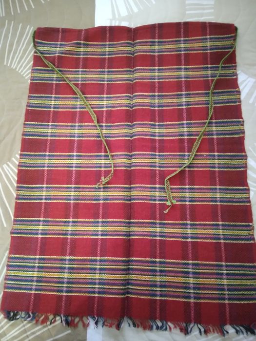 Престилки за народни носии вълнени.