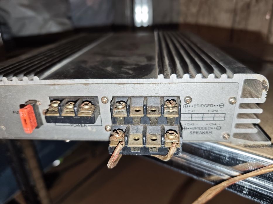 Бас каса blaupunkt и усилвател