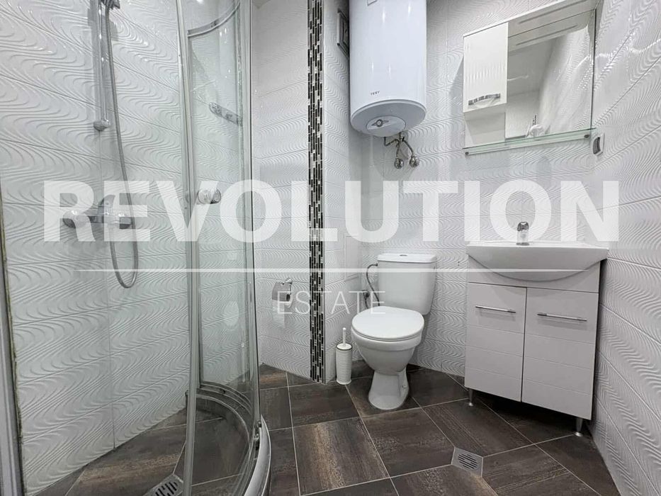 Дава се под наем Двустаен апартамент в Варна, Център - 54 кв.м за 677.79 € - Снимка #5