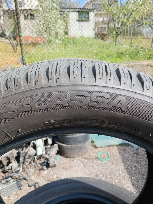 Зимни гуми 215/55/17 LASSA