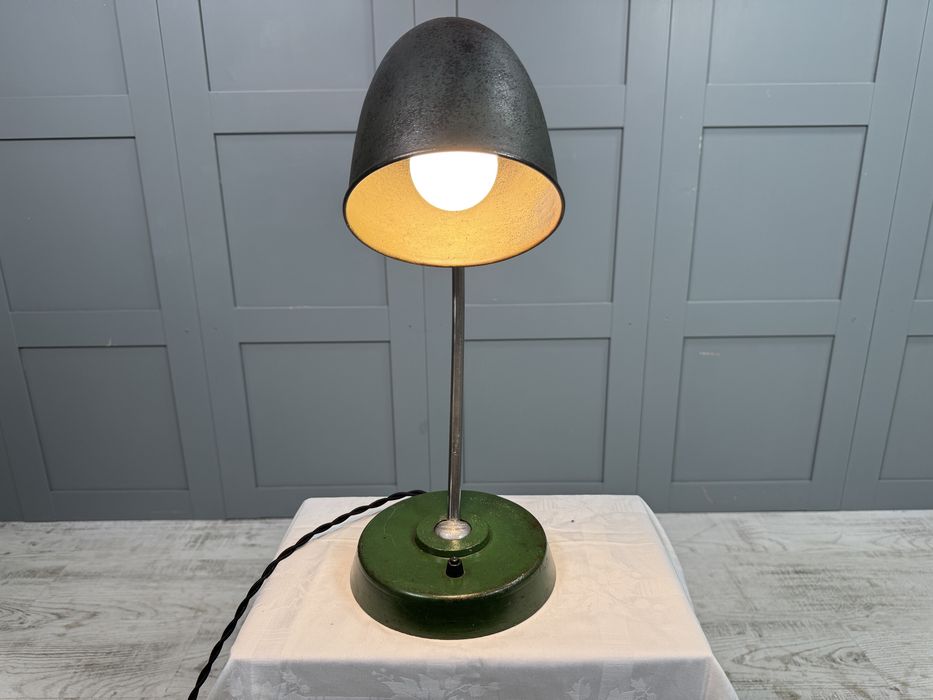 Винтидж Bauhaus настолна лампа Р480