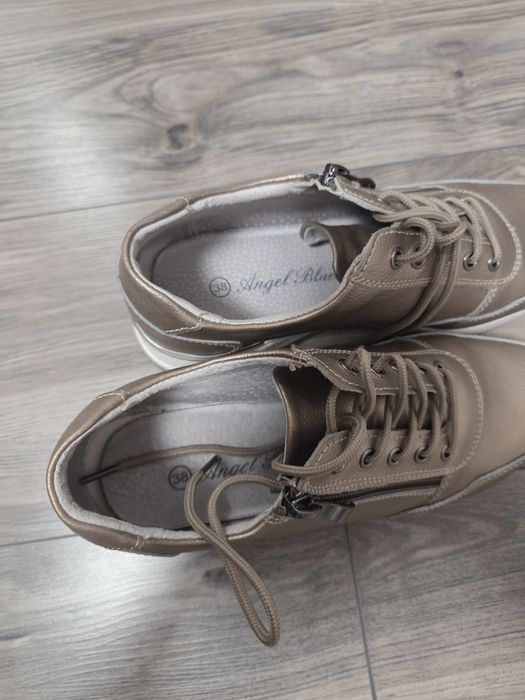 Дамски обувки от естествена кожа