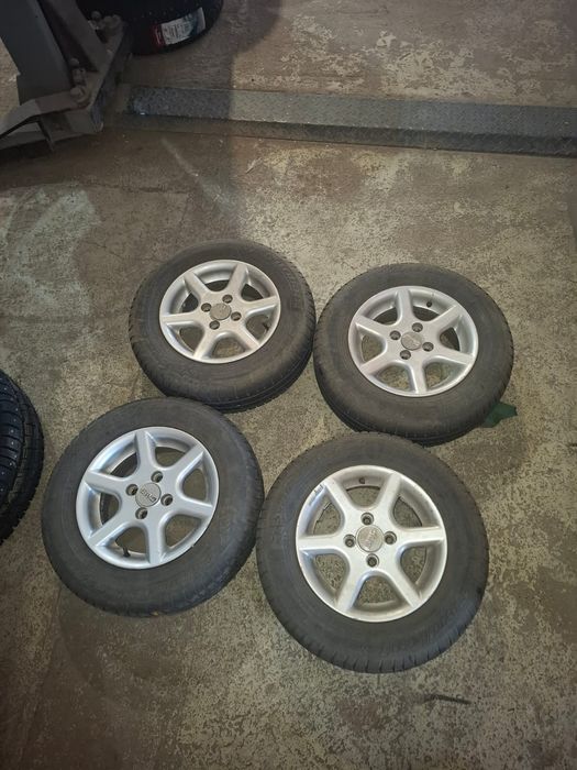 Продам комплект шин с дисками