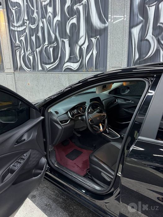Chevrolet Onix red line