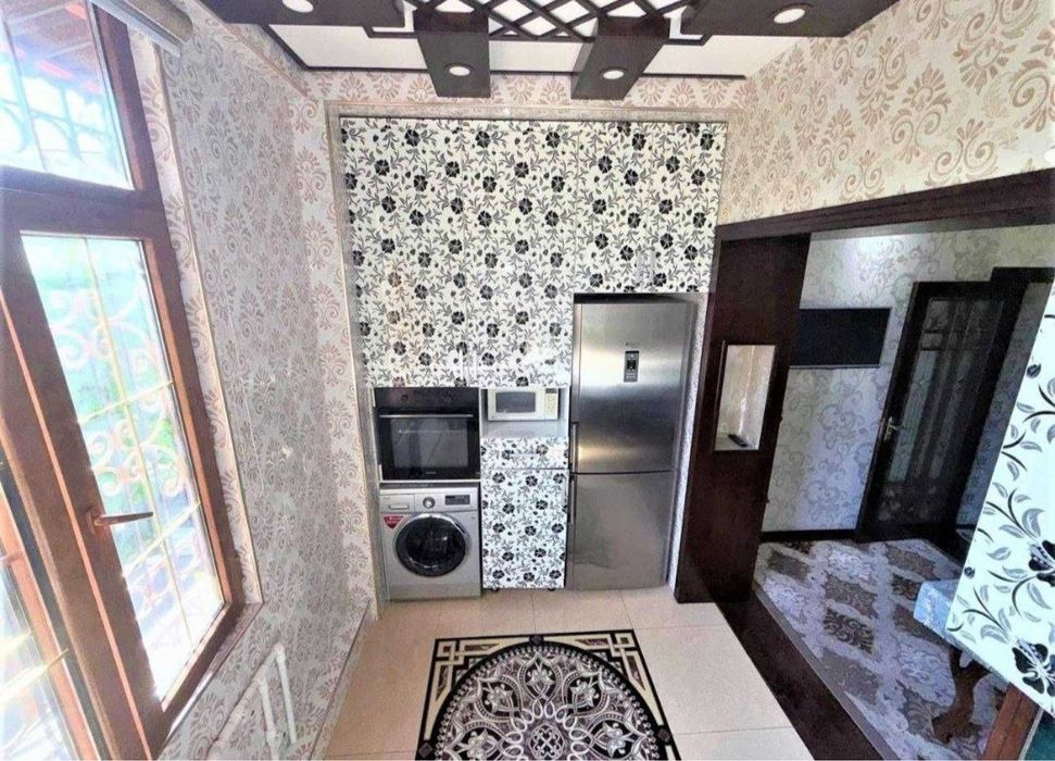 Чиланзар 1 Высокопотолочка 80кв.м Балкон2/7 и 1,5/3 комнаты Раздельные