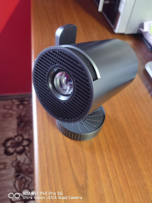 Проектор, чисто нов