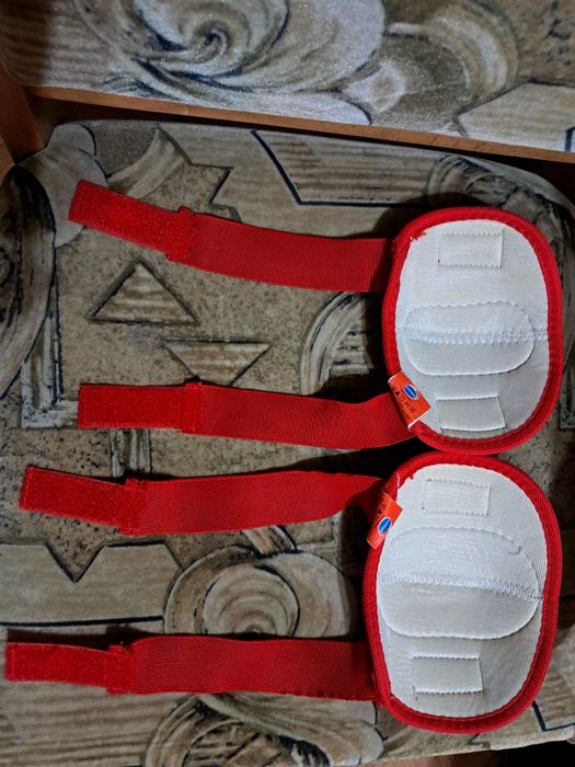 Genunchiere Cars pentru copii