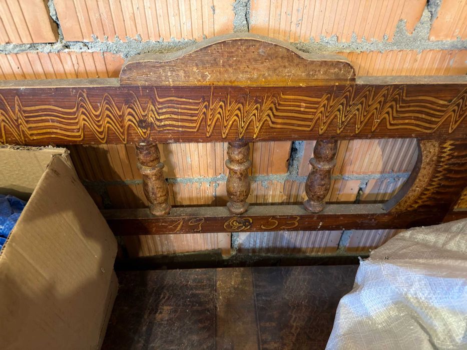 Lavita lemn bancuta banca canapea ladoi vechi din 1953 in stare buna