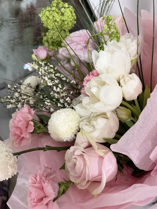 Цветы свежие  очень красивые 6 букетов