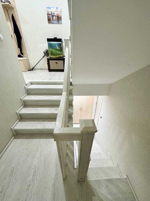 Продается квартира на земле 3 уровня 165м2 свой двор Рисовый (Jane)