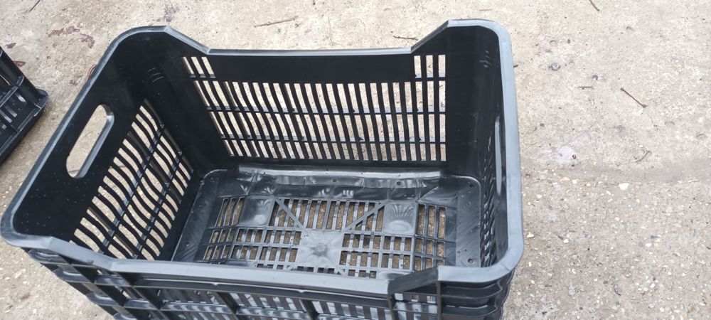 Lăzi de vânzare aproape noi