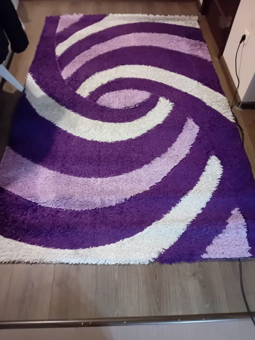 Vând covoare în stare buna