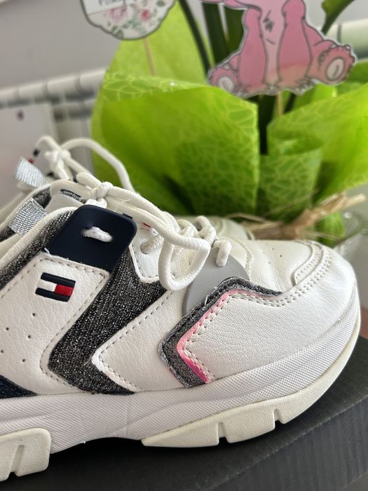 Маратонки  31 номер tommy hilfiger