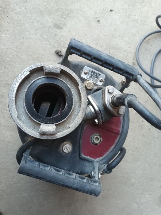 Vând   pompa   de scos apa