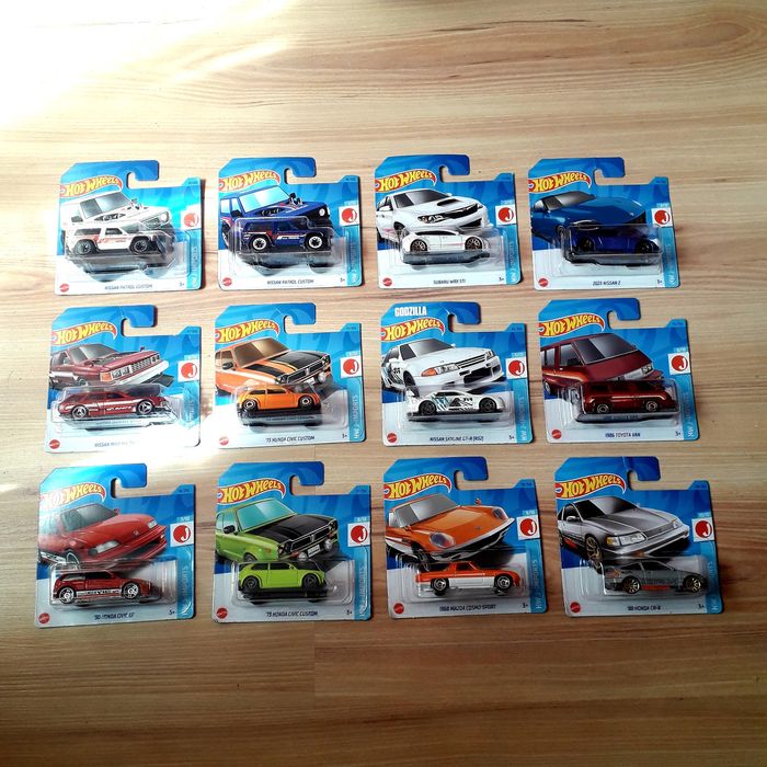 Seturi masinute de colectie HotWheels marci japoneze, anii 2022 - 2024