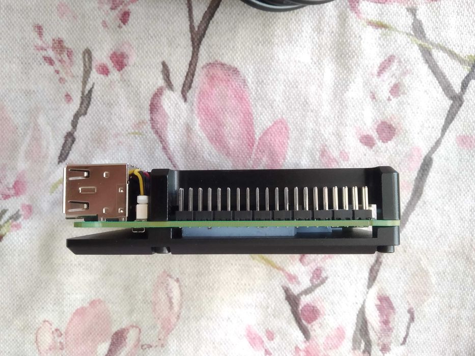 Raspberry Pi 5 8GB RAM с кутия, вентилатор, радиатори и захранване