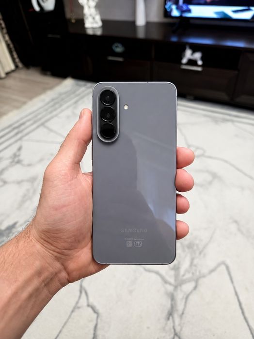 Samsung A57 256 Gb новый