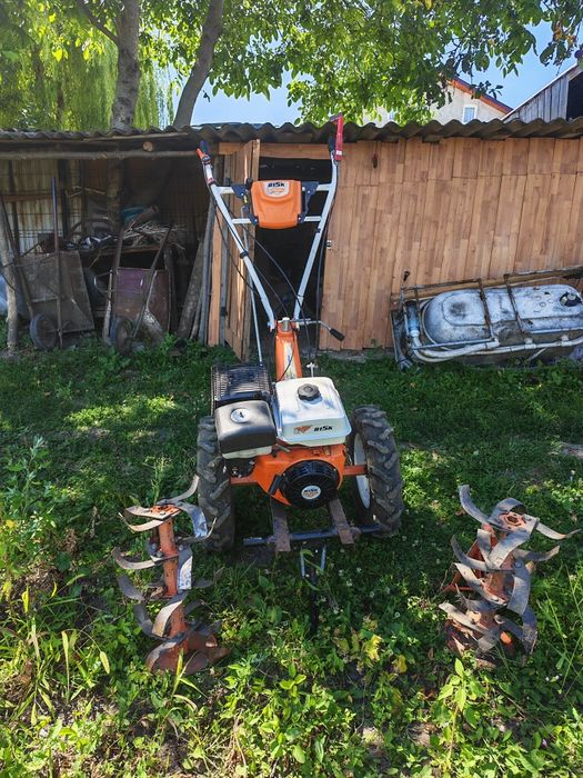Vând Motocultor 15 CP