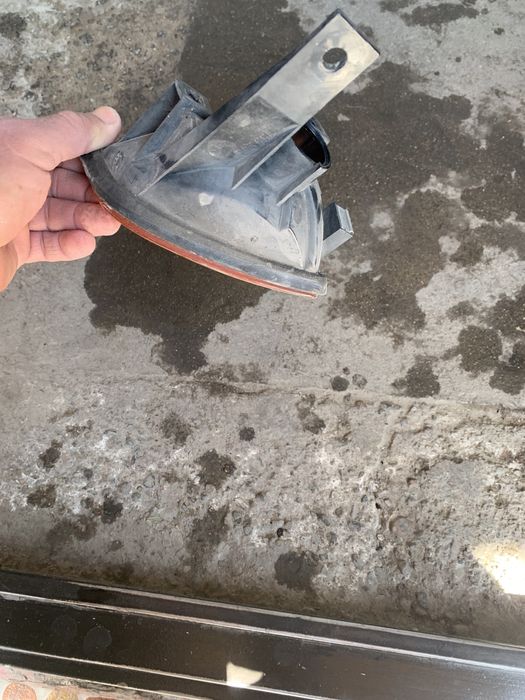 Продам поворотники на BMV