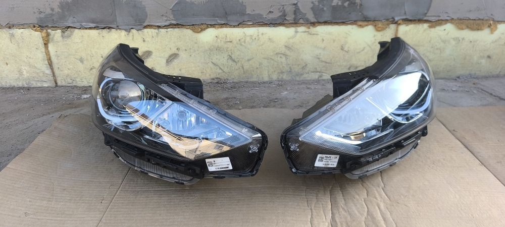 Фара передняя Hyundai i30 ай 92101G4510 Хюндай 92102G4510