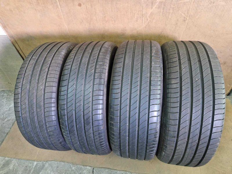 4 Michelin R18 215/55
летни гуми
DOT2321