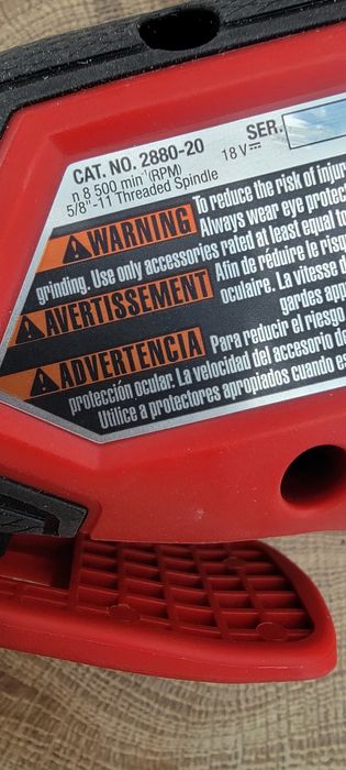 Polizor unghiular Milwaukee