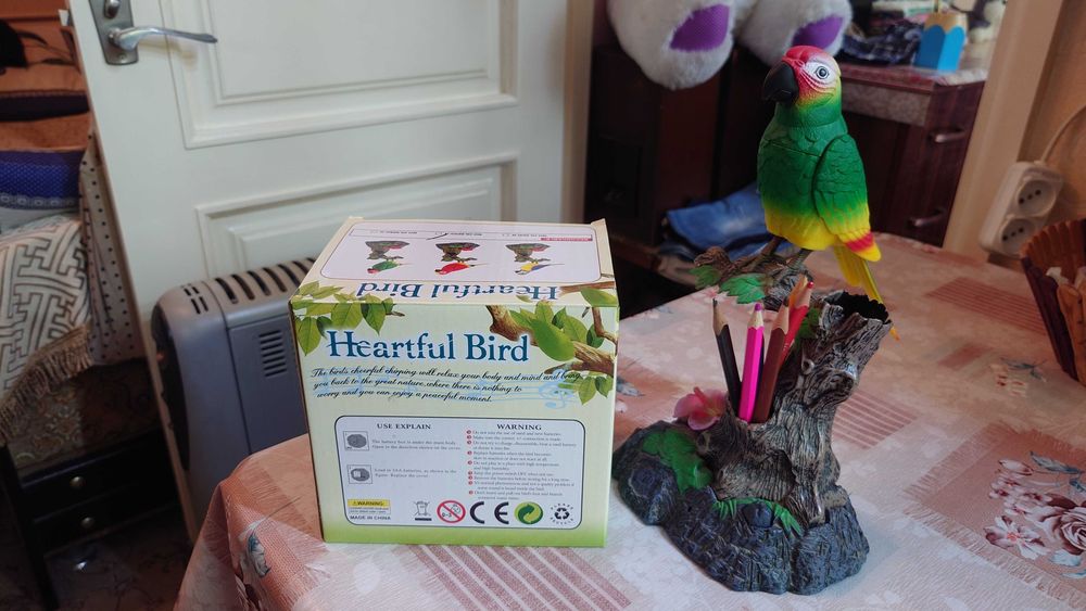 Настольная игрушка-сувенир "Попугай на ветке"