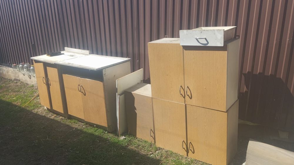 Кухонная мебель, столы, шкафы