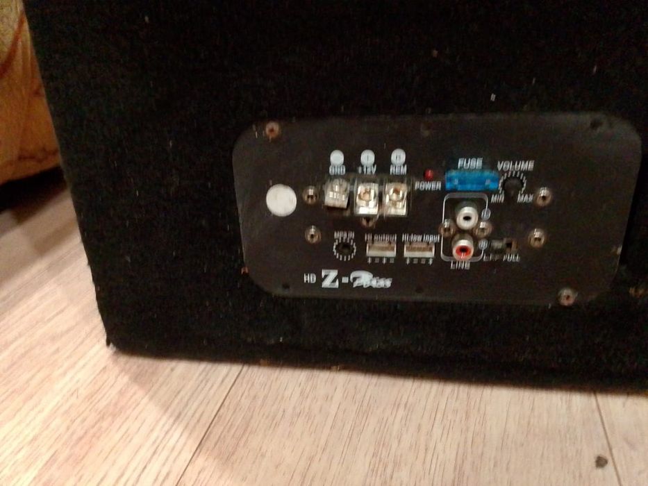 Продаётся Сабвуфер