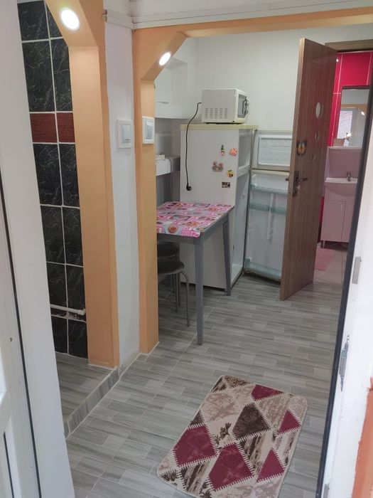 Închiriez o camera la casa