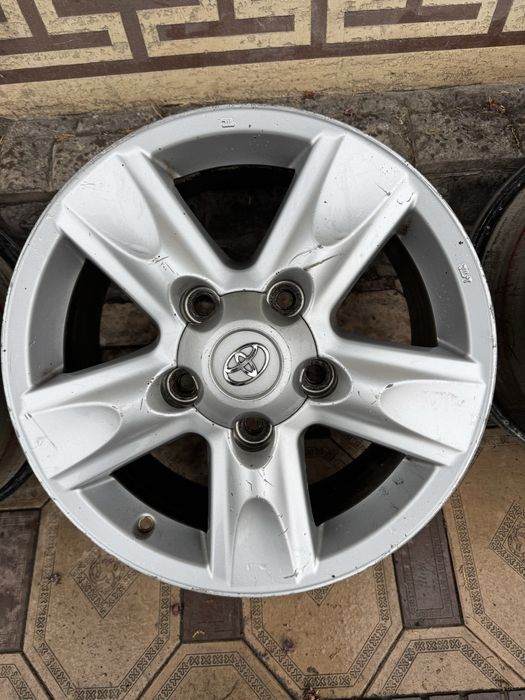 Ланд крузер 200.