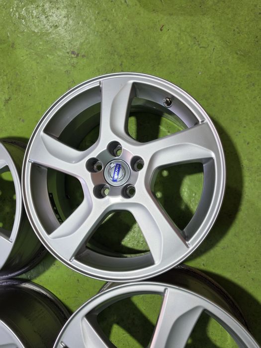 17 5x108 Volvo лети джанти 5х108 волво