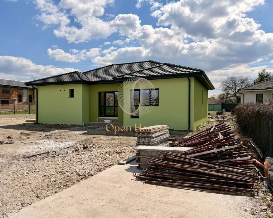 Къща в Пловдив, област-с.Скутаре площ 133 цена 228000