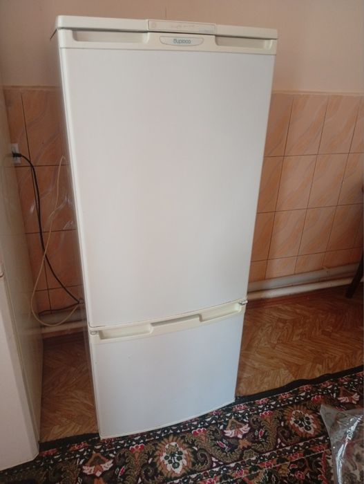 Холодилник сотилади