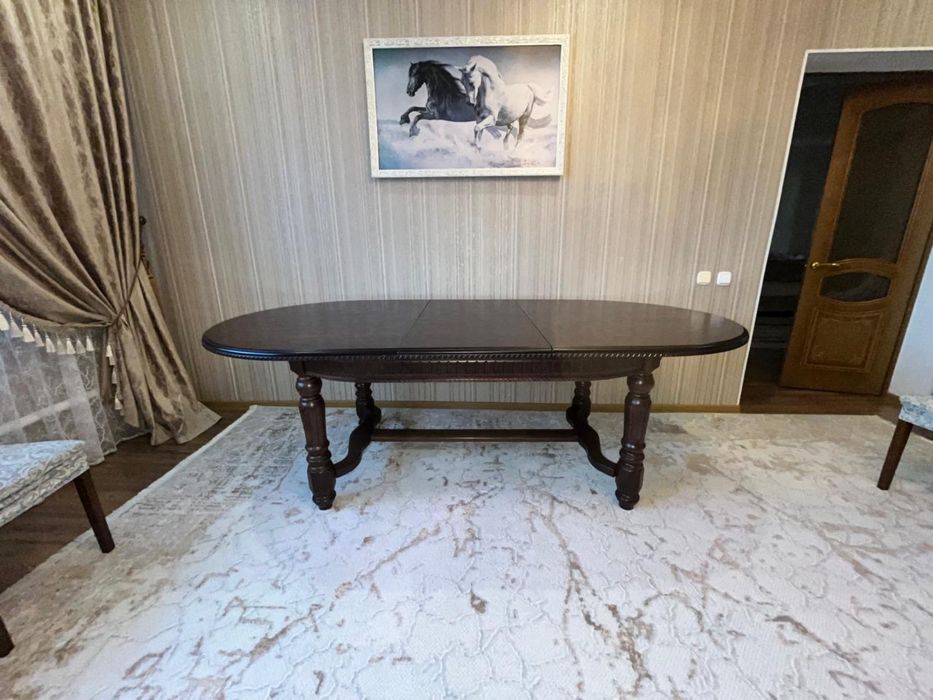 Стол в отличном состоянии