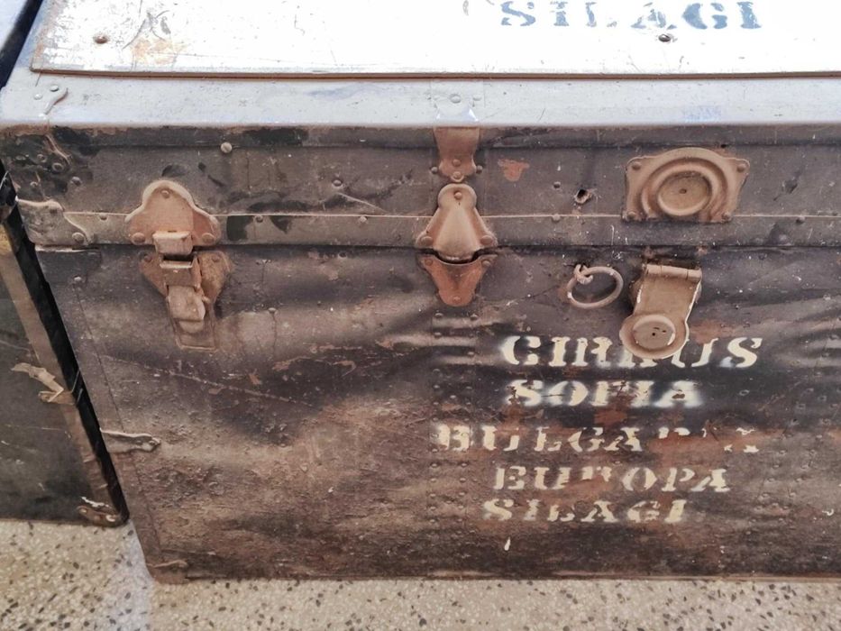 Стар сандък два броя