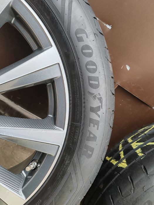 Nissan X Trail- 225/55/19