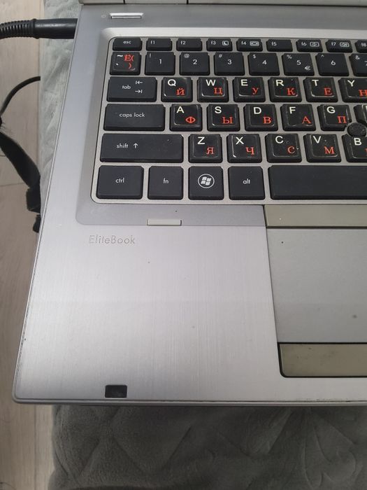 Продам ноутбук hp elite book core i5 сумка мышка
