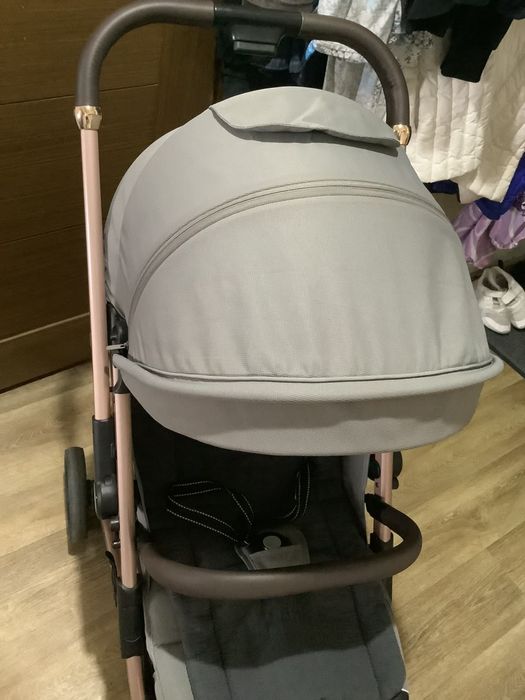 Срочно продаётся коляска прогулочная Kidilo 6530mini