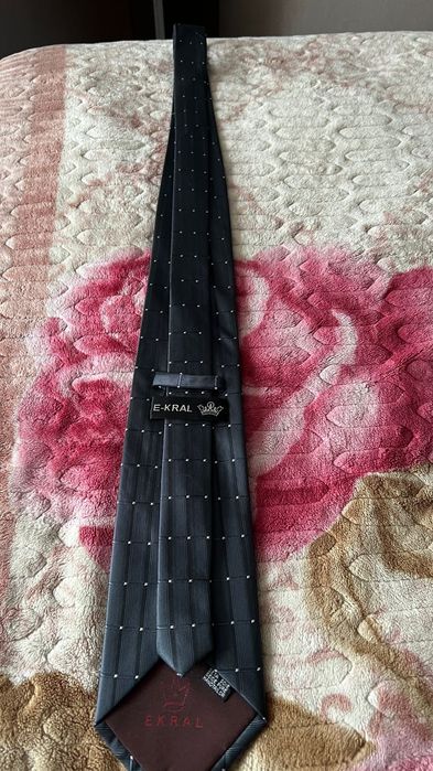 Продаю галстук фирма E-KRAL