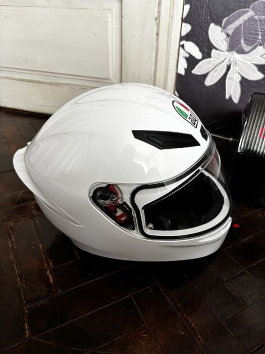 Каска за мотор Agv k1s